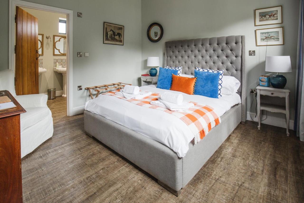The George Inn Barford St Michael Экстерьер фото A bedroom at The Old Rectory