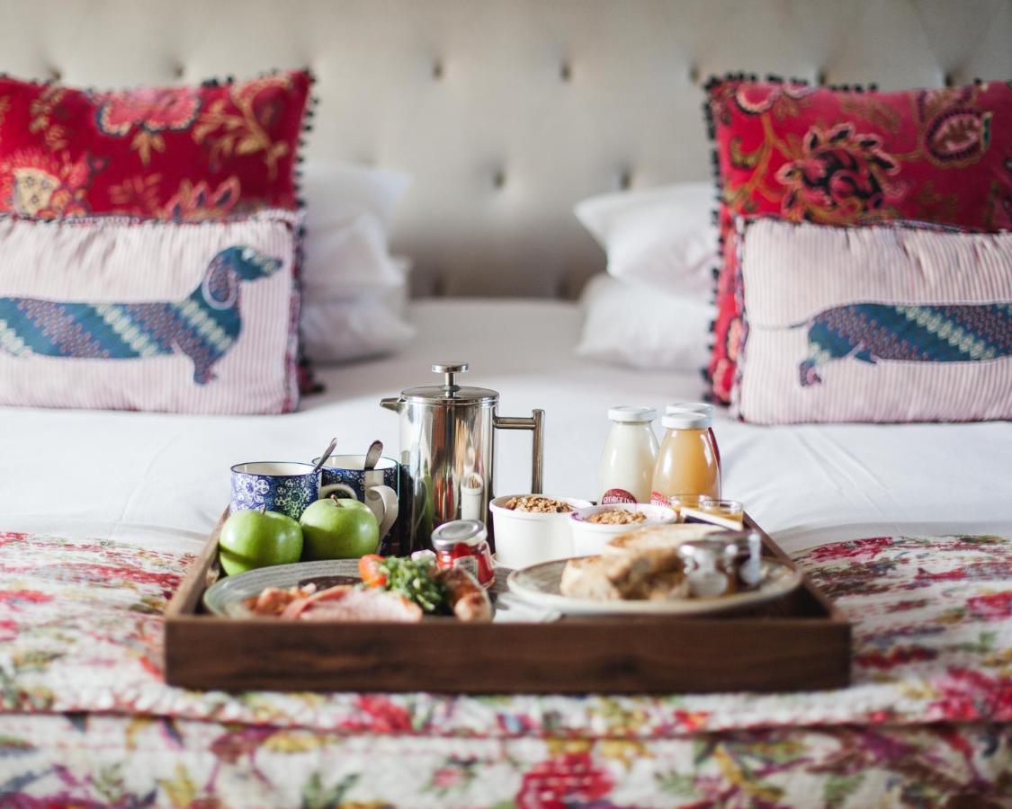 The George Inn Barford St Michael Экстерьер фото Breakfast in bed