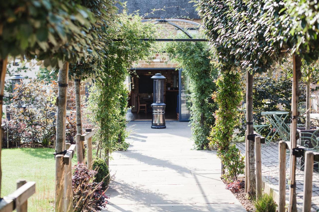 The George Inn Barford St Michael Экстерьер фото The entrance to the brewery