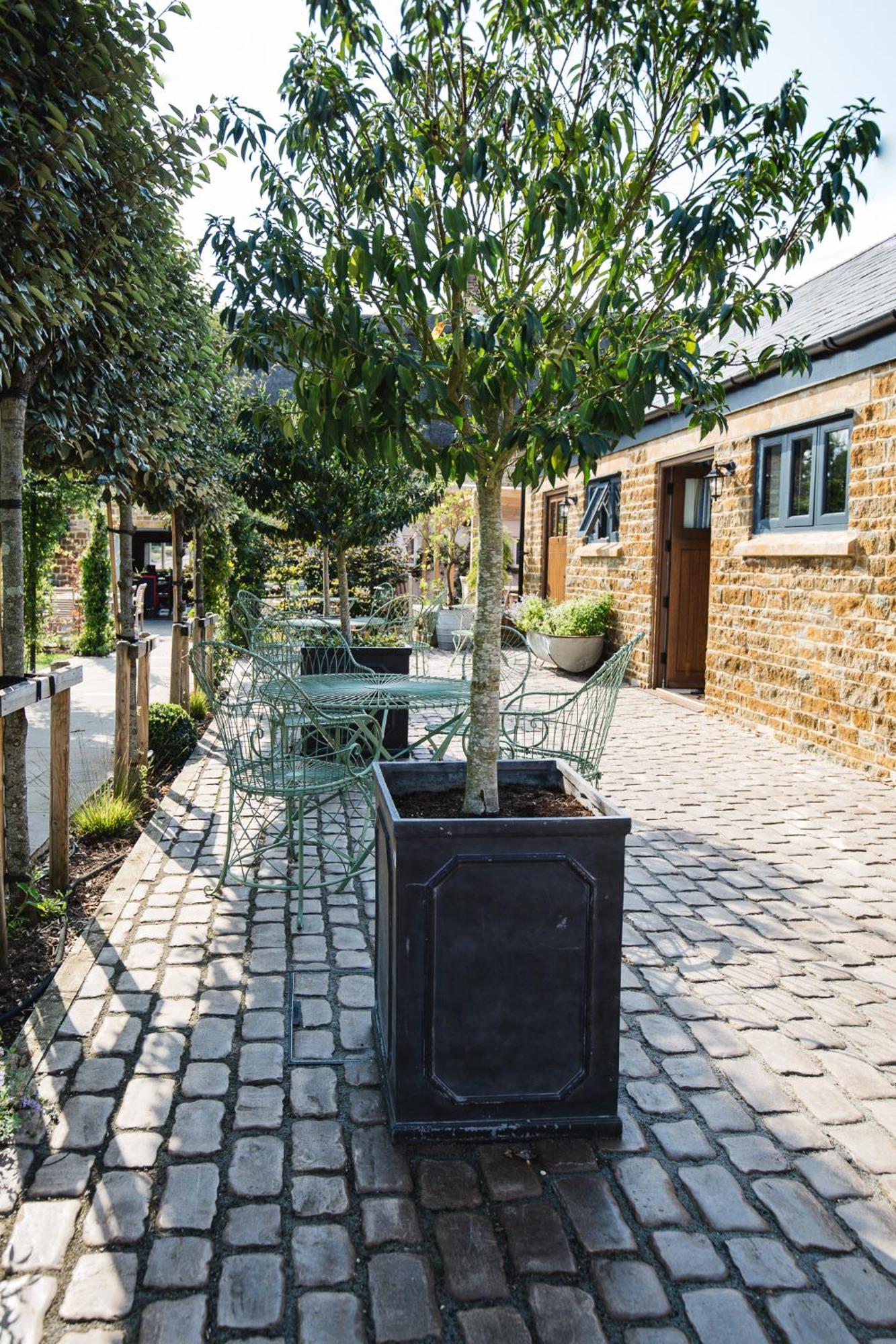 The George Inn Barford St Michael Экстерьер фото The courtyard at The Old Post Office