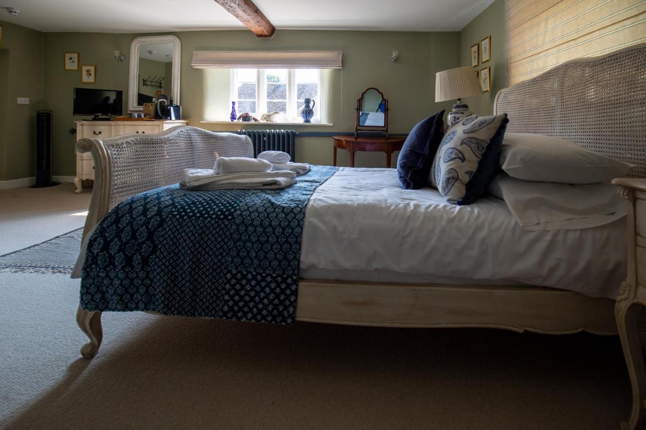 The George Inn Barford St Michael Экстерьер фото The Old Inn, Westcott