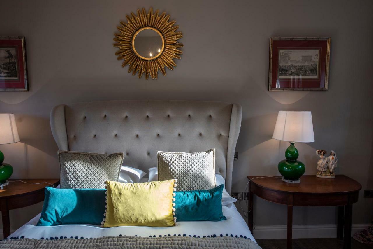 The George Inn Barford St Michael Экстерьер фото A bedroom at The Old Vicarage