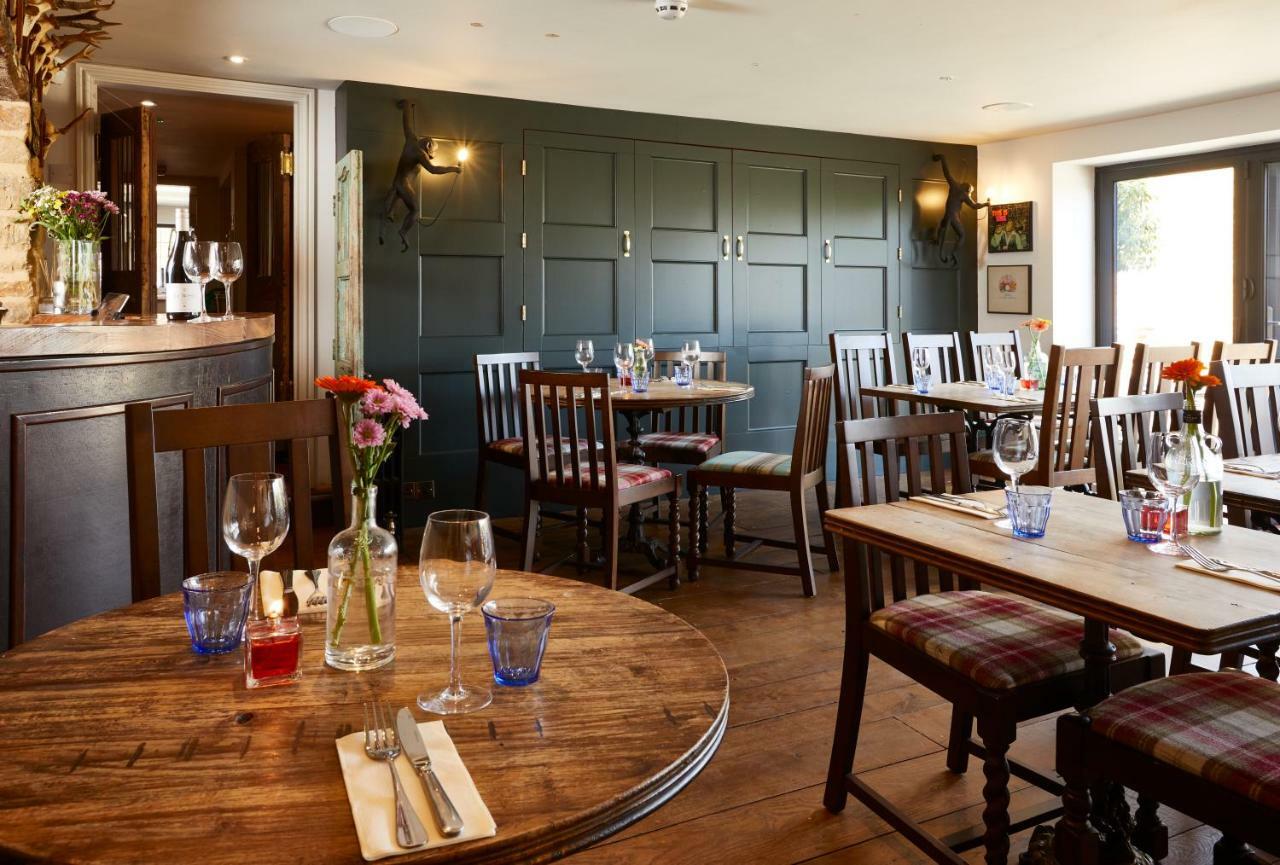 The George Inn Barford St Michael Экстерьер фото The interior of the restaurant