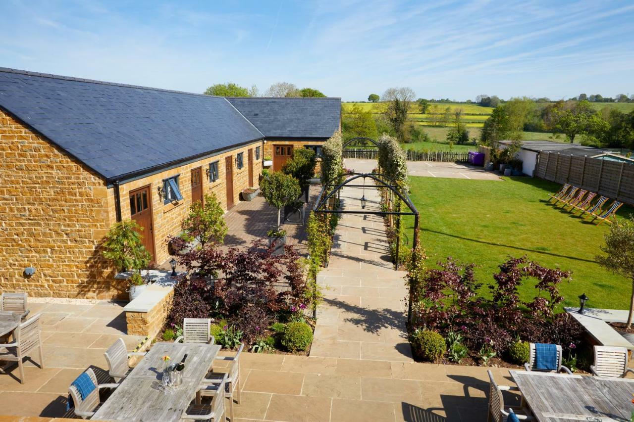 The George Inn Barford St Michael Экстерьер фото The courtyard at the Old Stables